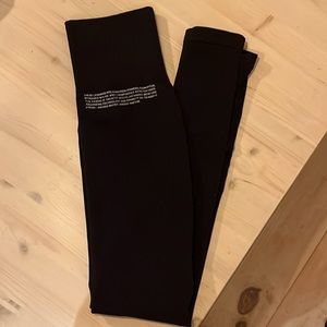 Sold out PANGAIA Women’s Plant-Stretch Compressive Leggings, Black, sz S